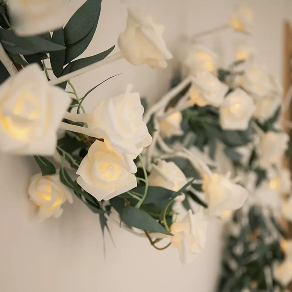 GUIRNALDA ROSAS BLANCAS 200CM 120LED